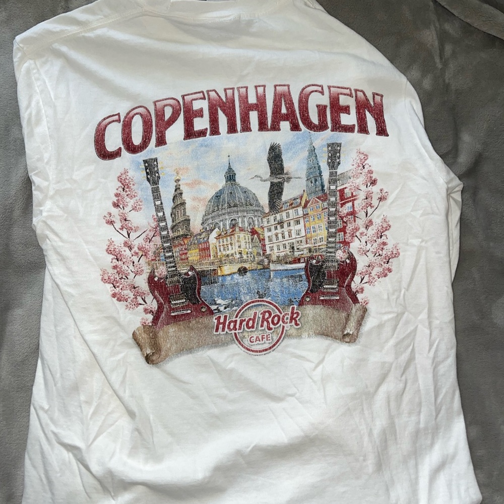 PacSun x Hard Rock Cafe long sleeve t-shirt. SIZE MEDIUM.